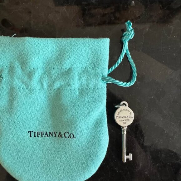 Return To Tiffany & Co. Silver Circle Key 1.5" Pendant - Picture 2 of 3